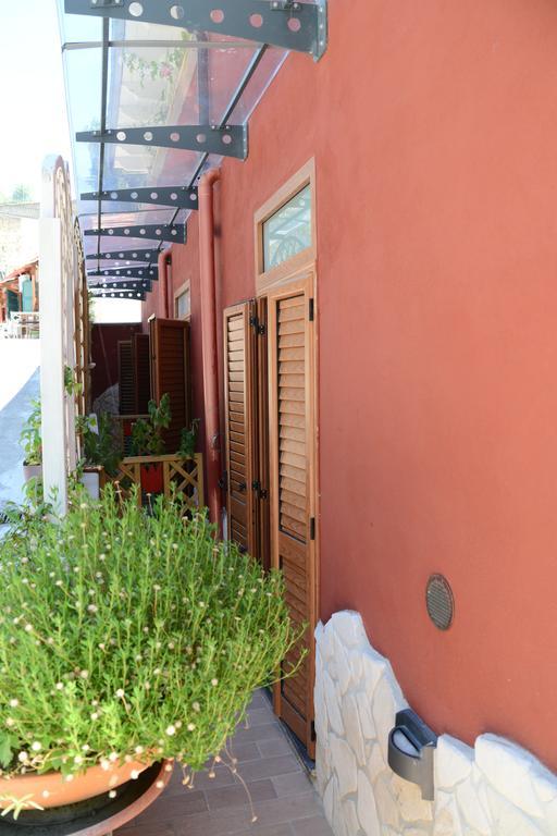 نابولي Giardino Eden B&B المظهر الخارجي الصورة